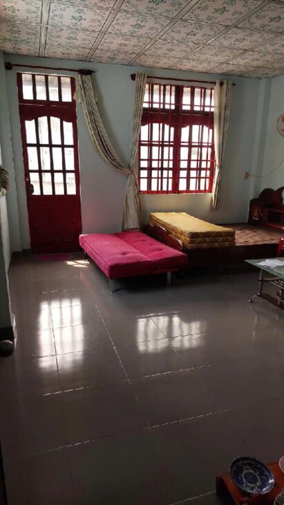 CÁCH PHẠM VĂN ĐỒNG 1PHÚT. THÔNG THOÁNG XE HƠI TRÁNH. THUẬN TIỆN DI CHUYỂN. 155M2. NHỈNH 7 TỶ. TL