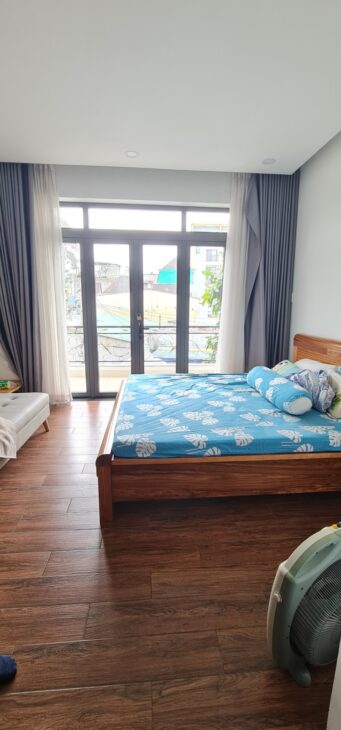 Bán nhà 4 tầng, 90m², 4PN, 5WC, Q.2, 8.2 tỷ, sổ hồng