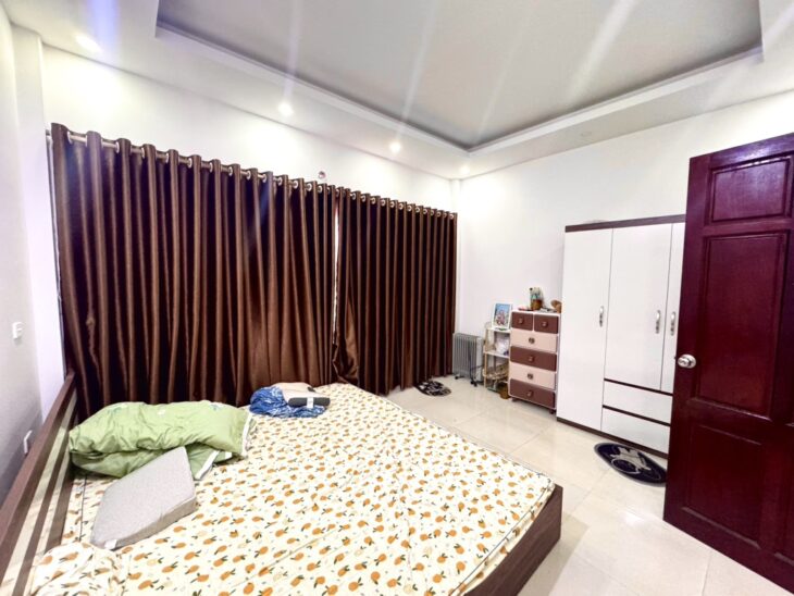 Bán nhà Đẹp thoáng sáng tổ 15 Yên Nghĩa Hà Đông , ngõ thông thoáng 52m2 mặt tiền 4.5m giá rẻ nhất