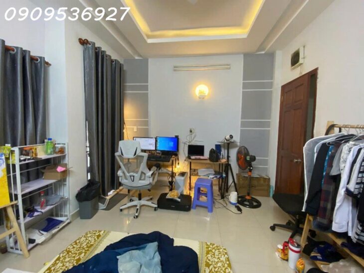 NHÀ LÔ GÓC SÁT AEON – HAI MẶT TIỀN THOÁNG ĐẸP – XE HƠI RA VÀO – CHỈ HƠN 3 TỶ