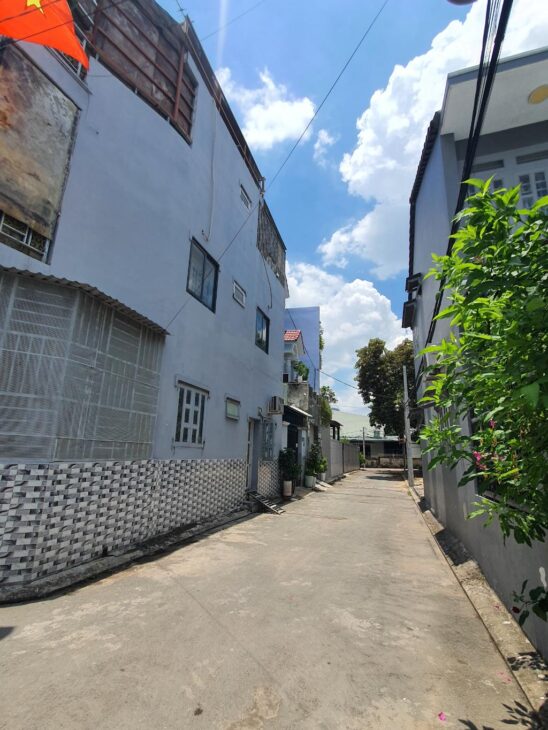 ĐẤT LINH XUÂN VÀI BƯỚC RA. ĐƯỜNG 11. KHU TTHC DĨ AN. VÀ NHIỀU LỢI THẾ . 68.7M2. GIÁ 4.3 TỶ. TL.