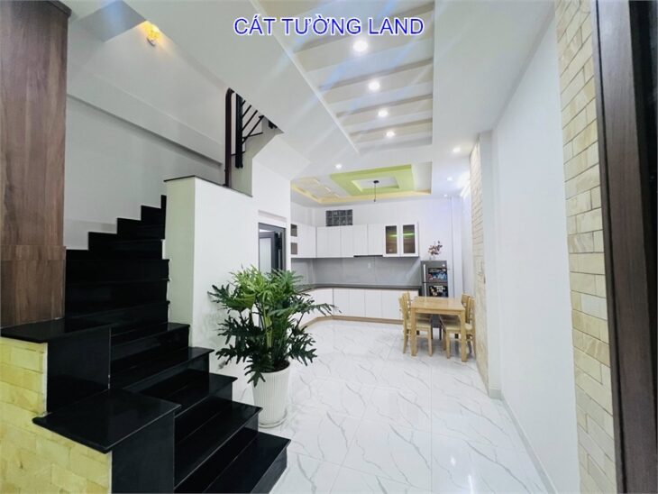 Bán nhà riêng 4x13m, 3 tầng. HXH thông Phan Huy Ích, Ngay Trường TH Tây Sơn