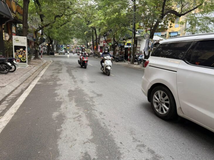 Bán nhà phân lô phố Nguyên Hồng – Đống Đa, 36m2 oto tránh – kinh doanh giá 16,3 tỷ