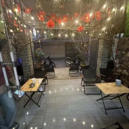 Cho thuê mặt bằng kinh doanh Nguyễn Chánh, 45m2, vỉa hè rộng làm spa, cafe, salon tóc