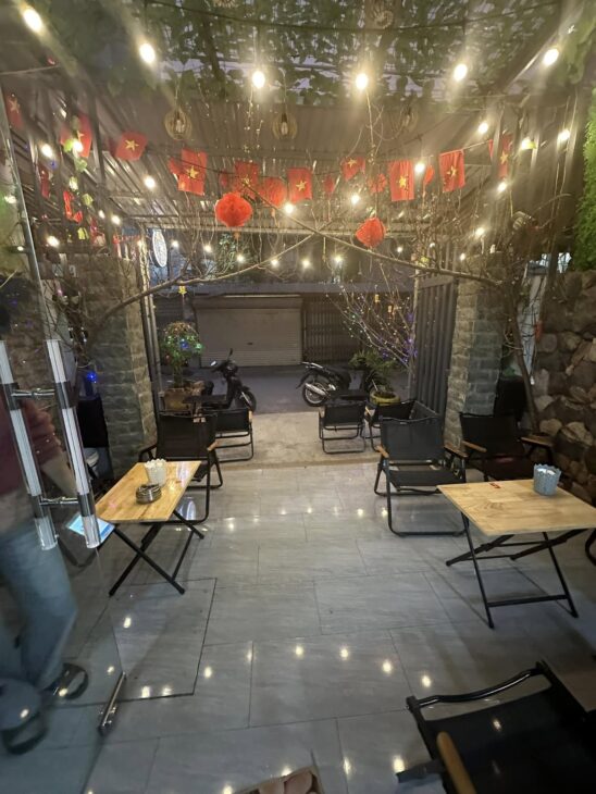 Cho thuê mặt bằng kinh doanh Nguyễn Chánh, 45m2, vỉa hè rộng làm spa, cafe, salon tóc