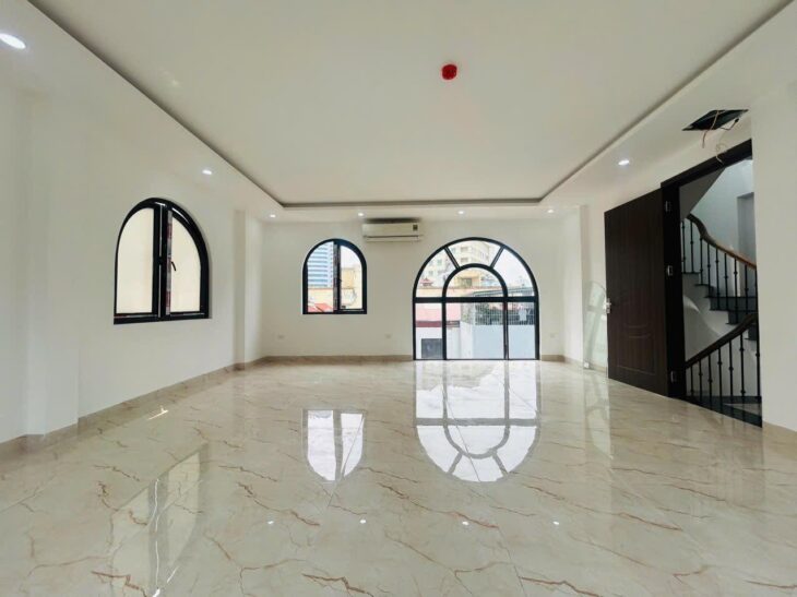 Tòa Nhà 7 Tầng Thang Máy Nguyễn Chí Thanh, 50m², Mặt Tiền 8m, Kinh Doanh Đỉnh