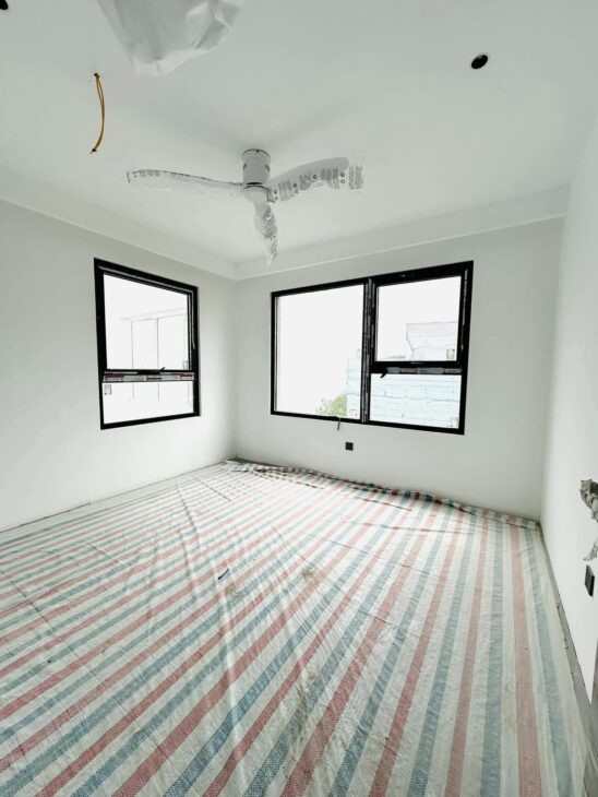 Bán Nhà Mặt Phố Quận Tây Hồ , 200m2 , 6 Tầng , Mặt tiền 8,5m , Gía chỉ 200 Tỷ