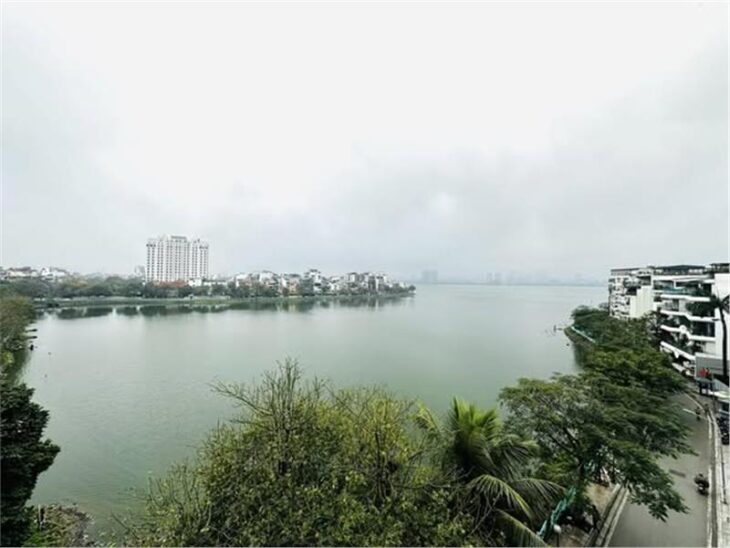 Bán Nhà Mặt Phố Quận Tây Hồ , 200m2 , 6 Tầng , Mặt tiền 8,5m , Gía chỉ 200 Tỷ