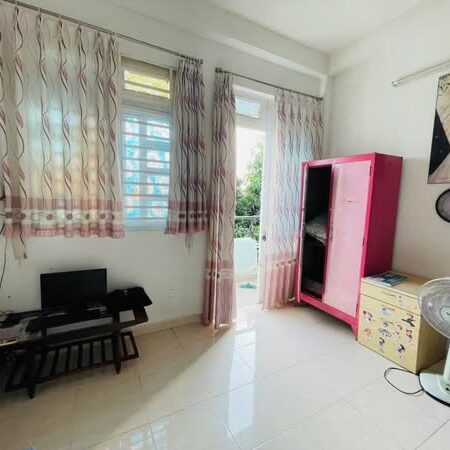 NGAY CV GIA ĐỊNH – 4 TẦNG NGANG 4M – 44M2 – 5 PHÒNG NGỦ CHỈ 5 .5 TỶ TL