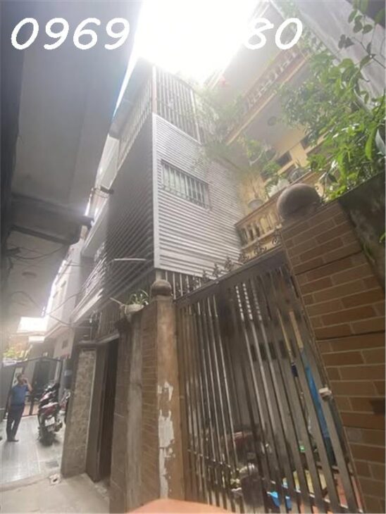 BÁN NHÀ NGUYỄN TRÃI 57 M 4T MT3,2M GIÁ NHỈNH 9 TỶ ! VÀI BƯỚC CHÂN RA ĐƯỜNG NGUYỄN TRÃI . CÒN THƯƠNG