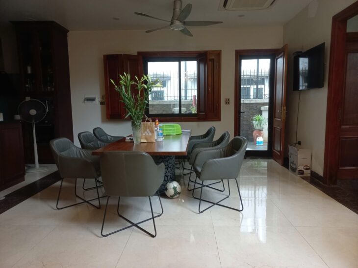 Bán biệt thự 250m2 5 tầng khu đô thị Bắc Hà, Tố Hữu, vị trí đẹp, sổ đỏ chính chủ