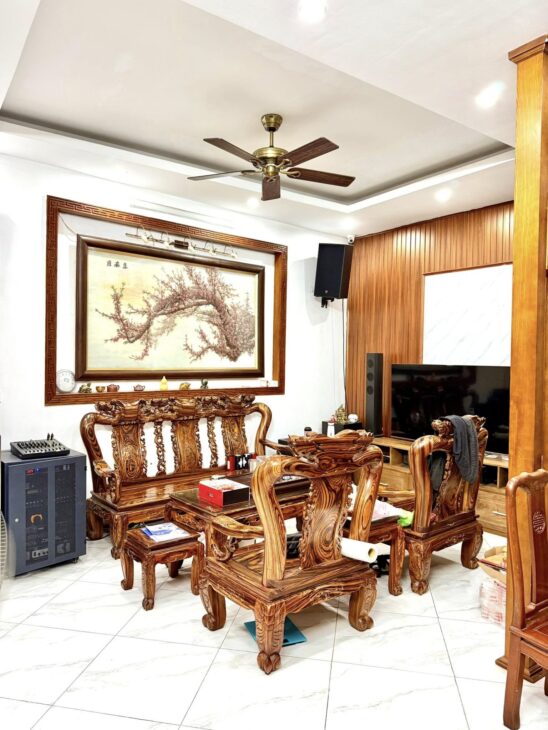 Bán SIÊU PHẨM Ô TÔ ĐỖ CỬA 50 m2 giá 14.4 TỶ tại Thái Thịnh, Đống Đa.