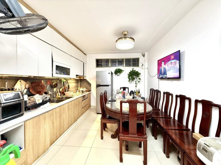 Bán hoa hậu mặt ngõ lớn phân lô 62m2 giá 16.5 tỷ ô tô tránh, kinh doanh tại Chùa Bộc Đống Đa