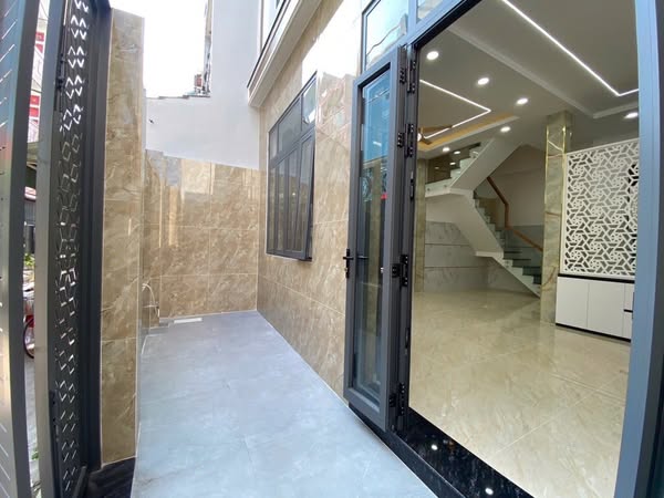 Bán nhà 6×10 – 3 tầng – hẻm oto – giá chỉ 5,x tỷ – ngay đường Tên Lửa nối dài – Bình Tân.