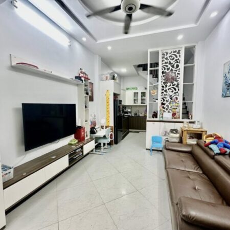 BÁN NHÀ KHƯƠNG ĐÌNH . 30M 5T MT3,5 GIÁ NHỈNH 7 TỶ CON THƯƠNG LUỌNG !