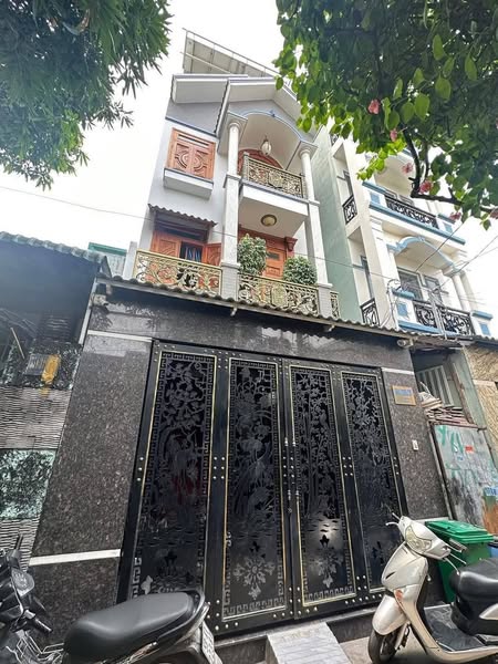 LÊ VĂN KHƯƠNG _Q12_HẺM XE HƠI QUA NHÀ