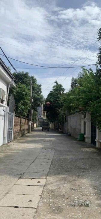 Thôn Đại Lộ xã Ninh Sở Mảnh đất ngõ nông rộng cách 13m ra xe tải đỗ , vuông vắn ko lỗi lầm gì