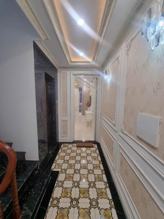 BÁN NHÀ HOÀNG MAI 6 TẦNG THANG MÁY FULL NỘI THẤT 10M RA OTO TRÁNH KINH DOANH SẦM UẤT .