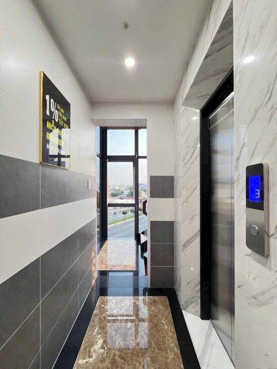 BÁN TÒA NHÀ 13 CĂN HỘ DỊCH VỤ CAO CẤP MẶT TIỀN PHẠM VĂN ĐỒNG 4 TẦNG – NGANG 9M – NGAY CÔNG VIÊN