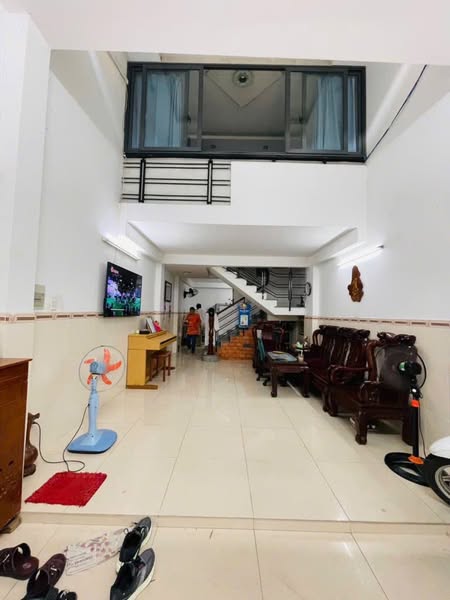 NGAY CV GIA ĐỊNH – 4 TẦNG NGANG 4M – 44M2 – 5 PHÒNG NGỦ CHỈ 5 .5 TỶ TL