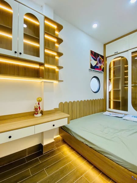NHÀ ĐẸP – NGAY EMART 2 – TẶNG FULL NỘI THẤT – XE HƠI ĐỖ CỬA – VỊ TRÍ VÀNG QUANG TRUNG – CHƯA TỚI 5