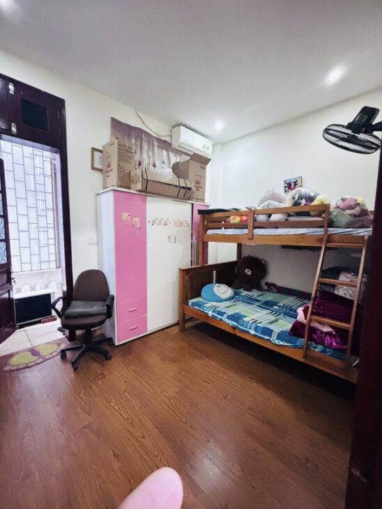 BÁN NHÀ QUAN NHÂN ! NHÀ MỚI 42M 4T MT4,2 M GIÁ 9,8 TỶ NHÀ MỚI NGÕ RỘNG 2.5 M TẶNG FULL NỘI THẤT