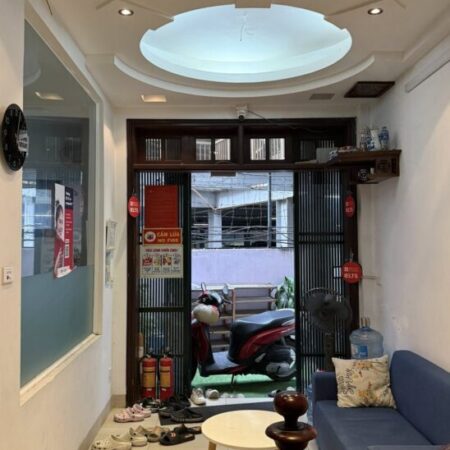 BÁN NHÀ NGUYỄN THỊ ĐỊNH !40 M 5T MT6M GIÁ 10,8 TỶ NGÕ RỘNG 10M RA Ô TÔ TRÁNH .