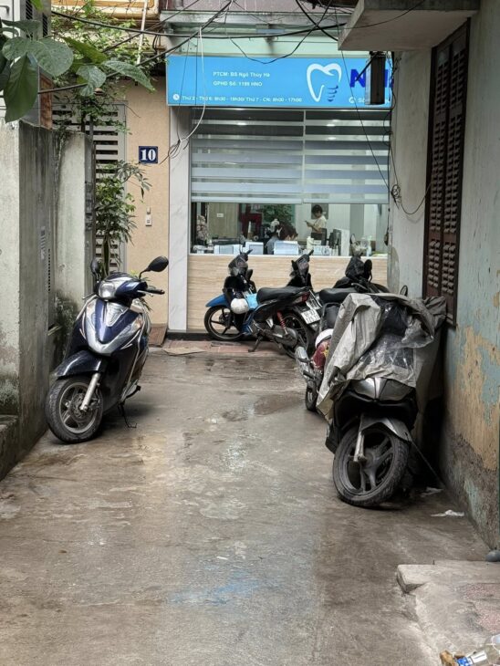 BÁN NHÀ NGUYỄN THỊ ĐỊNH !40 M 5T MT6M GIÁ 10,8 TỶ NGÕ RỘNG 10M RA Ô TÔ TRÁNH .