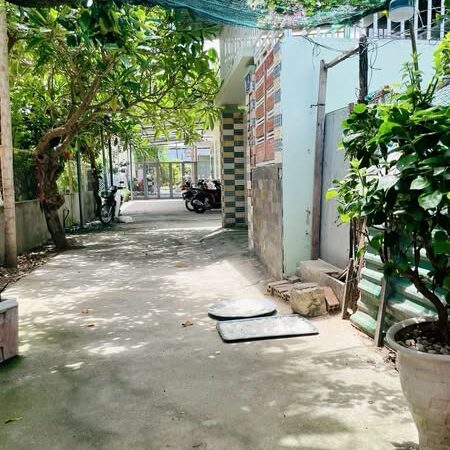 BÁN NHÀ 2 TẦNG HẺM Ô TÔ GẦN NHÀ HÀNG ĐỒNG XANH VĨNH NGỌC