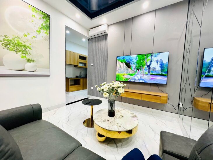 ????Tầng 2 TT Nguyễn Khánh Toàn 65m 2PN riêng, Nội thất đẹp, Ô tô vòng quanh, 3.98 Tỷ