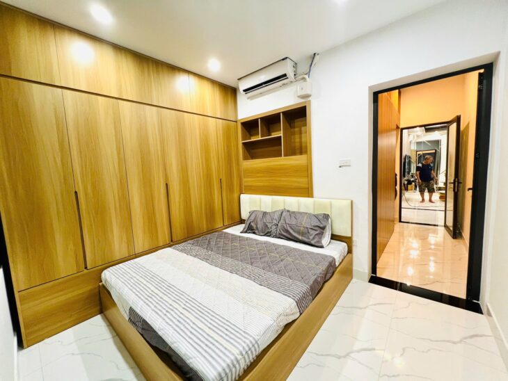 ????Tầng 2 TT Nguyễn Khánh Toàn 65m 2PN riêng, Nội thất đẹp, Ô tô vòng quanh, 3.98 Tỷ