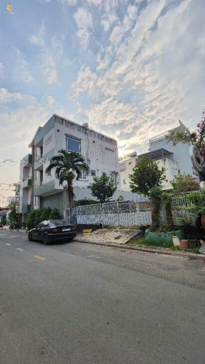 Bán Nhà Quận 2 Nguyễn Duy Trinh 220M2 57Tỷ Lô Góc Ngang 9M