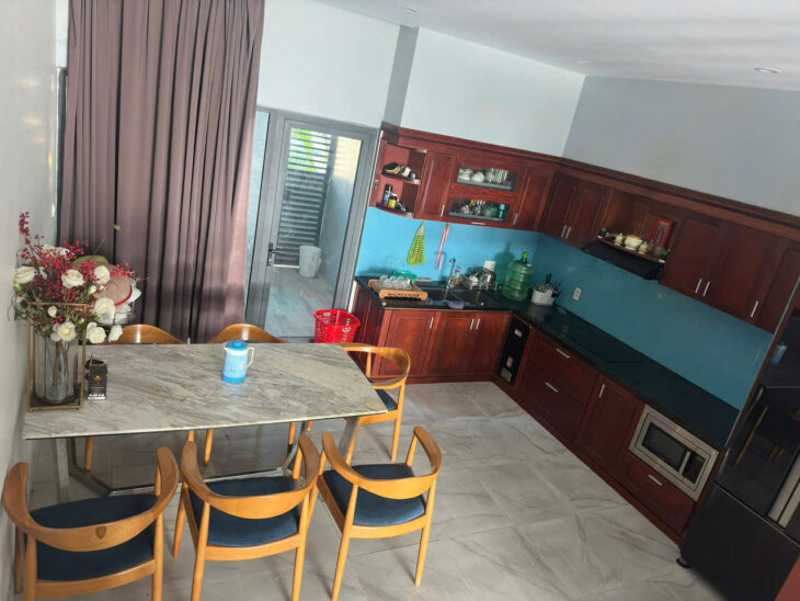 NHÀ 3 TẦNG KIÊN CỐ – MT NGÔ QUYỀN – SHOPHOUSE ĐẤT XANH MIỀN TRUNG – VỈA HÈ 4.5M – DÒNG TIỀN