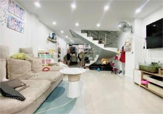 ???? Bán nhà 3/2, Q.10, giá rẻ 8.x tỷ, trung tâm!