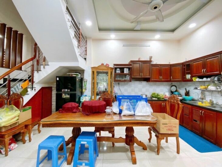 NHÀ LÔ GÓC PHẠM VĂN CHIÊU THÔNG THOÁNG, YÊN TĨNH, SẠCH SẼ 8.6VND