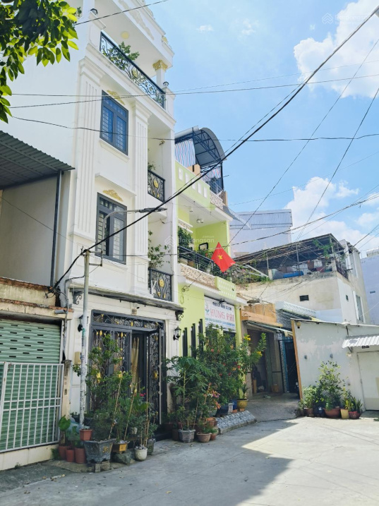 BÁN NHÀ ĐẸP MẶT TIỀN BÙI MINH TRỰC, QUẬN 8 _ 4 TẦNG NGANG 4.5M — TẶNG NỘI THẤT DÍNH TƯỜNG – NHỈNH