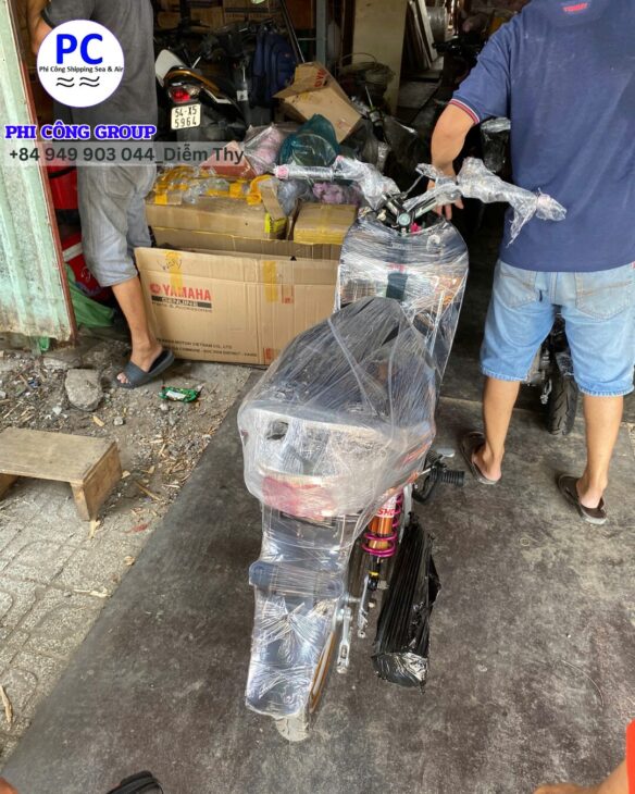 Gửi xe máy sang Mỹ giá rẻ
