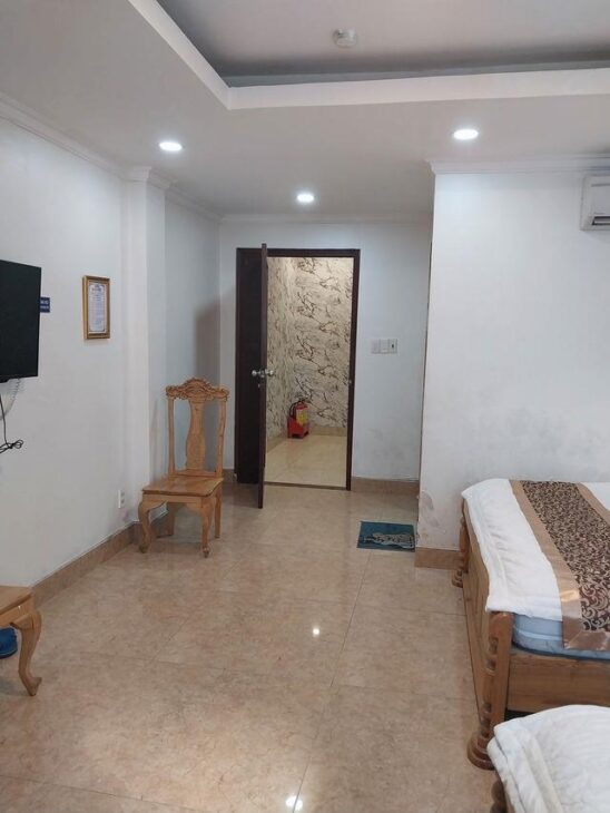Khách sạn đang kinh doanh cần bán gấp, CMT8 Quận 3, 7 tầng, thu nhập 150tr/tháng, giá 30 tỷ TL