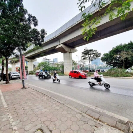 BÁN NHÀ MẶT PHỐ HOÀNG CẦU – 138M² – MT RỘNG – KINH DOANH – VỈA HÈ Ô TÔ TRÁNH – GIÁ CHỈ 37 TỶ