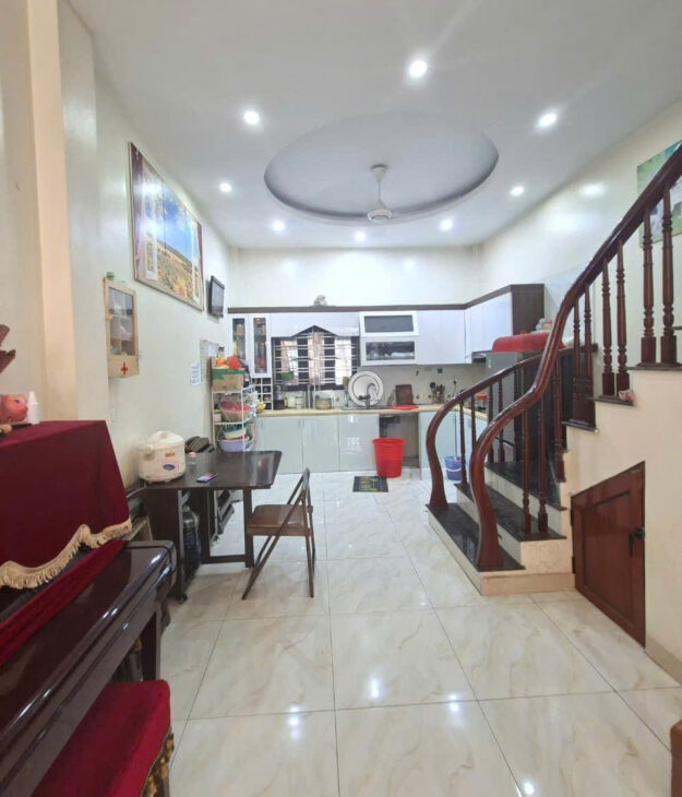 PHỐ DỊCH VỌNG HẬU – NHÀ ĐẸP DÂN XÂY, LÔ GÓC, Ở SƯỚNG – 9.8 TỶ