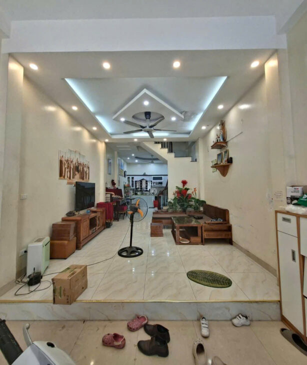 PHỐ DỊCH VỌNG HẬU – NHÀ ĐẸP DÂN XÂY, LÔ GÓC, Ở SƯỚNG – 9.8 TỶ