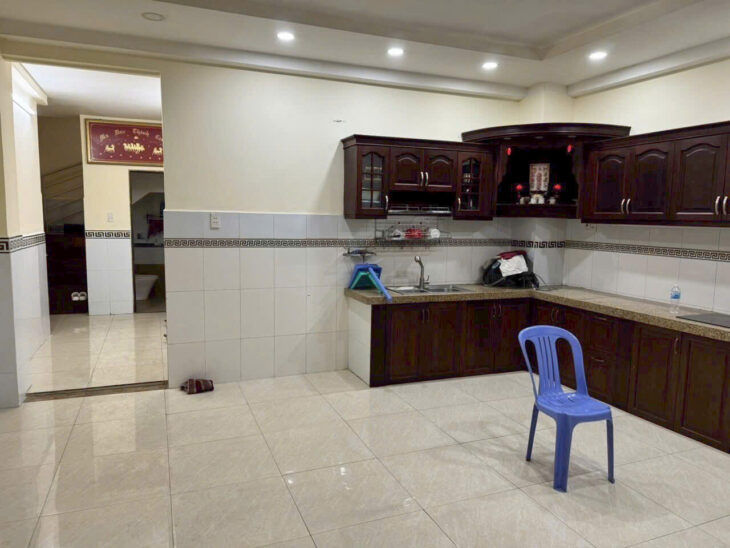 Bán nhà mặt phố Tân Hòa Đông, Q.6, 10 tỷ, MT 5.4m, sổ hồng