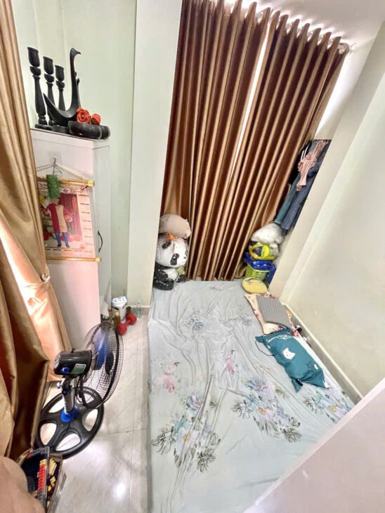 Bán nhà CMT8, Tân Bình, gần CV Lê Thị Riêng, 28m2, 1 trệt 1 lửng 1 lầu , nhỉnh 4 tỷ.