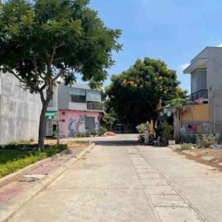 BÁN LÔ 85,5 M2 NGANG 5,5 M2 ĐỐI DIỆN CÔNG VIÊN GIÁ 2TY 550