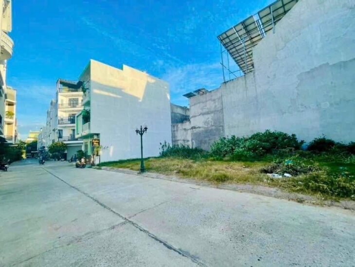 BÁN 49,5M2 ĐẤT GẦN CÔNG VIÊN NGANG 4,5 MÉT GIÁ 2,2 TỶ