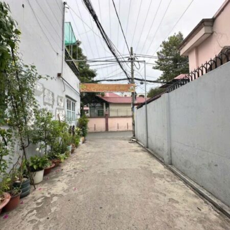 Chủ gấp lắm nhà đẹp vào ở ngay 2 tầng giá nhỉng 4,x tỷ ngay Linh Đông.