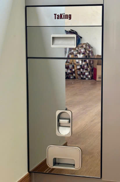 Thùng gạo mặt gương TaKing, chất liệu cao cấp, mặt gương sáng bóng, thẩm mỹ Thùng gạo mặt gương TaKing, chất liệu cao cấp, mặt gương sáng bóng, thẩm mỹ