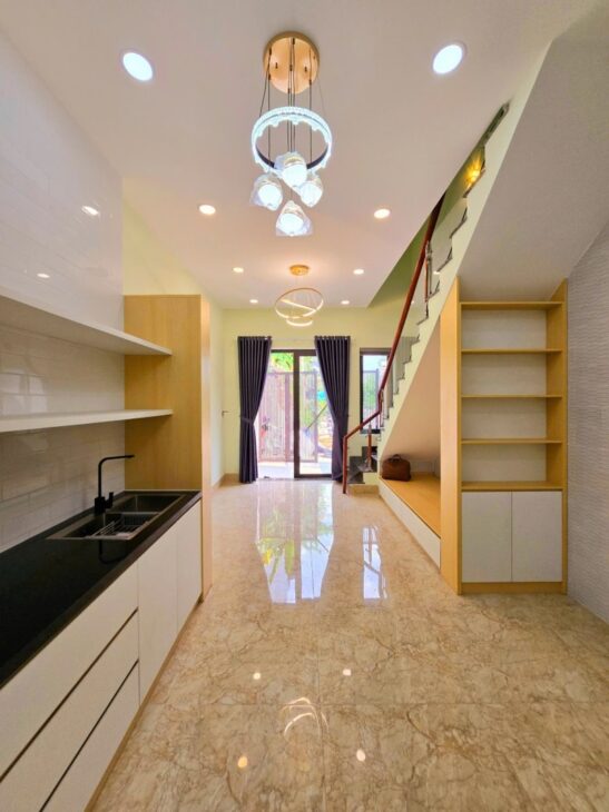 Bán nhà 66m2, 3 tầng, 4PN, 3WC, Q.9, 5,05 tỷ, sổ hồng