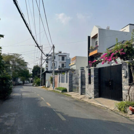 BÁN NHÀ Hóc Môn 48m2, 2PN, 2WC, giá 3.2 tỷ