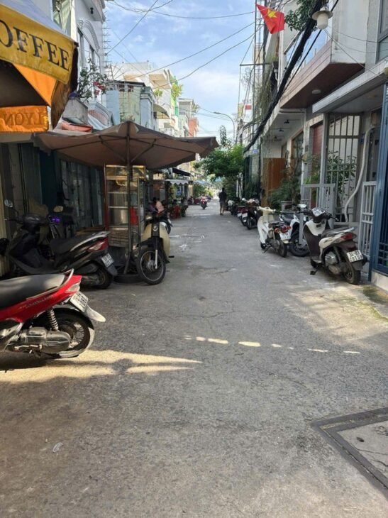 NHÀ ĐƯỜNG ĐIỆN BIÊN PHỦ , BÌNH THẠNH – 38M – 2 TẦNG – 2 PN – LÔ GỐC THOÁNG – XE HƠI TỚI NHÀ – THUẬN